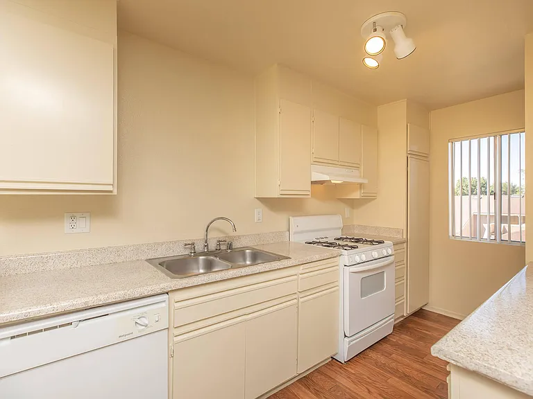 Vintage Woods Apartments — Photo 11