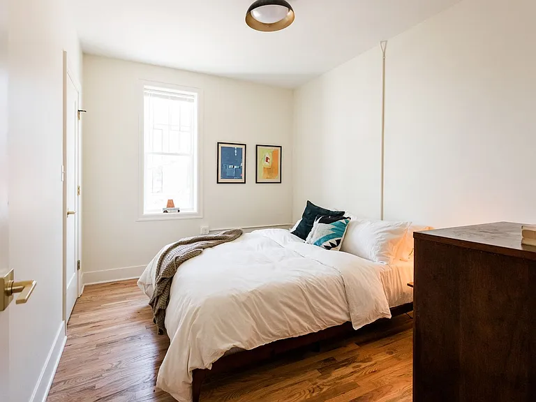 Sterling Apartments — Photo 47