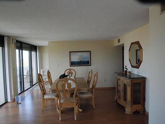 2nd image of 400 Island Way APT 701