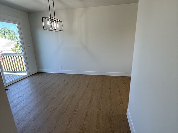 3rd image of 1838 W New York Dr