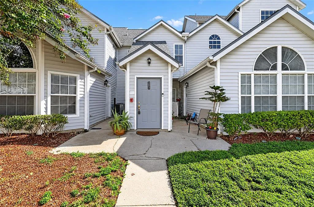 2 bed, 2.0 bath, 1492 sqft, $1,900 — Photo 1