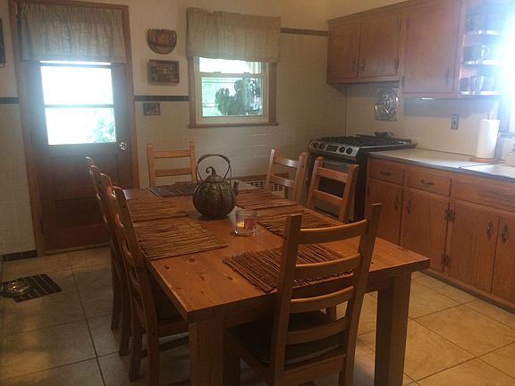 Eat-in Kitchen