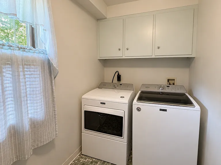 240 Ridgefield Rd #1 — Photo 16