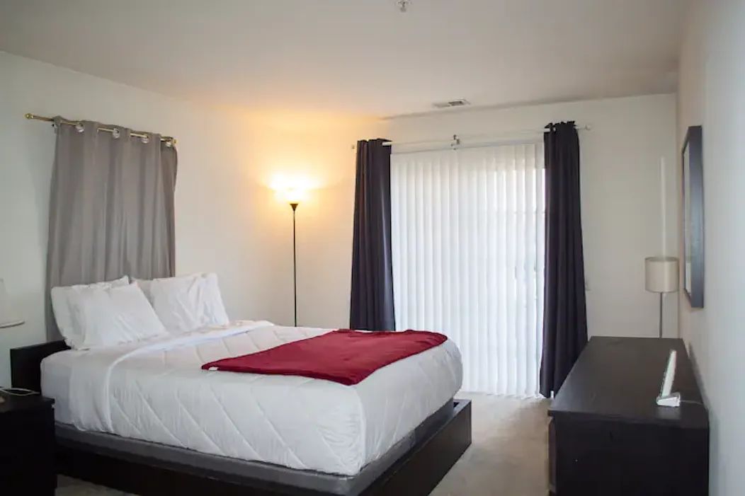 889 Green Street - 1 — Photo 3