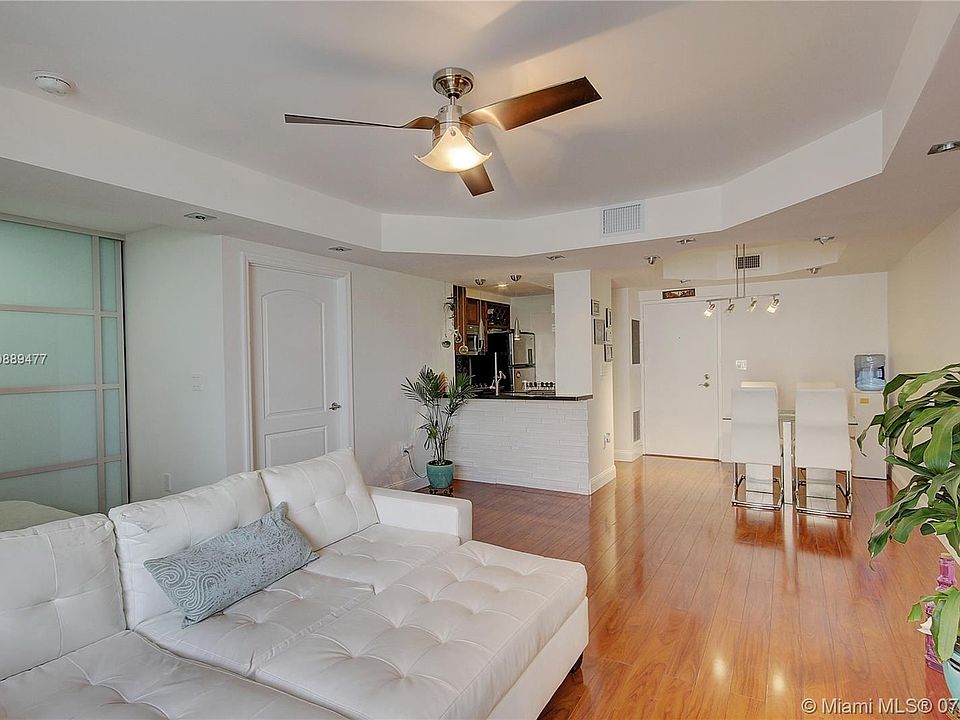 1st image of 800 West Ave APT 409