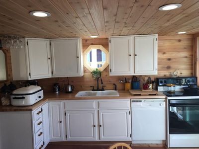 29 Lake Shore Dr, Cross Lanes, WV, 25313