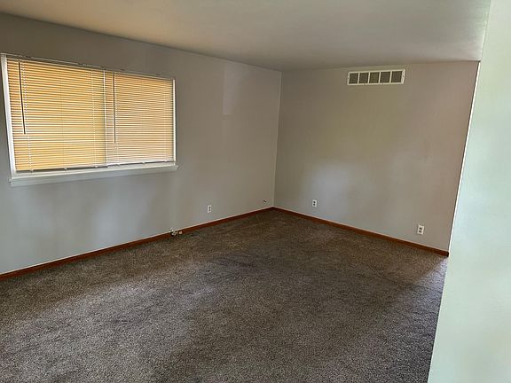 3rd image of 2421 Quail Dr #A