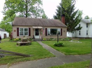 636 Maple St, Colon, MI 49040