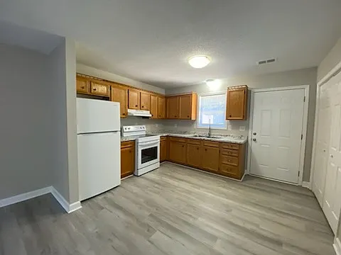 383 Turner St #383 — Photo 3