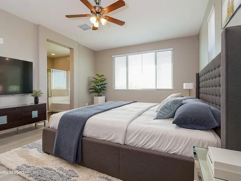 21051 W Almeria Rd — Photo 11