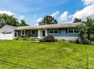 11 Pebble Hill Rd S, Syracuse, NY 13214