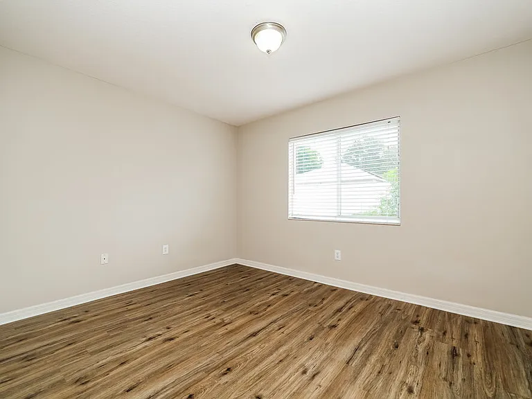 7002 Crown Lake Dr — Photo 12
