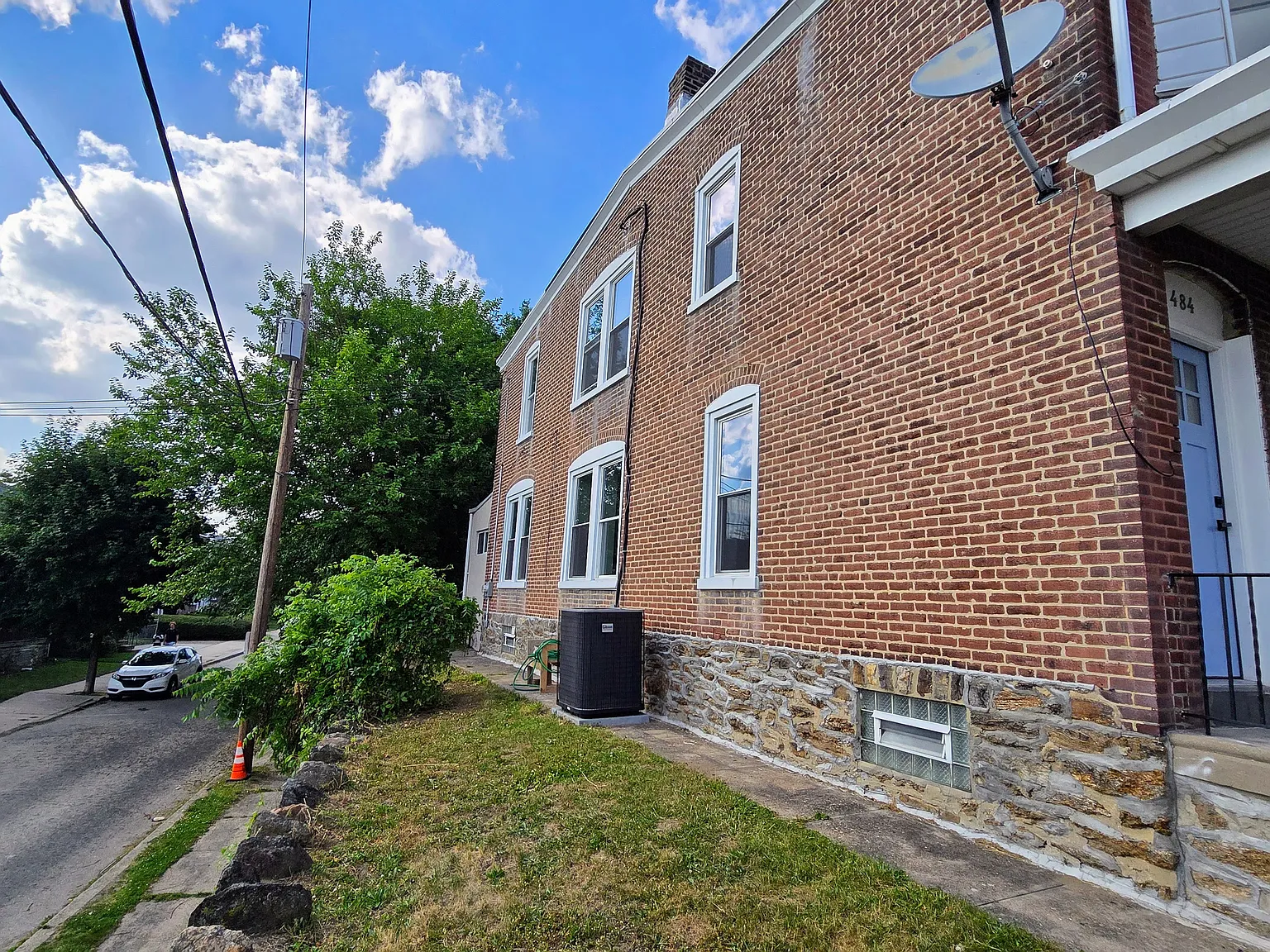 3 bed, 1374 sqft, $2,850 — Photo 4