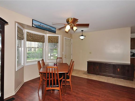 3rd image of 3129 Daniels Ct