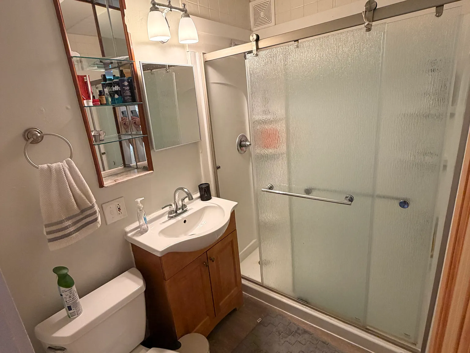2 bed, 600 sqft, $2,100 — Photo 2