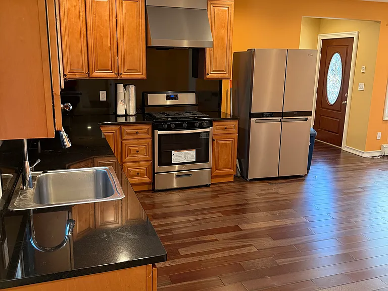 146 Lowell Ave #1 — Photo 4
