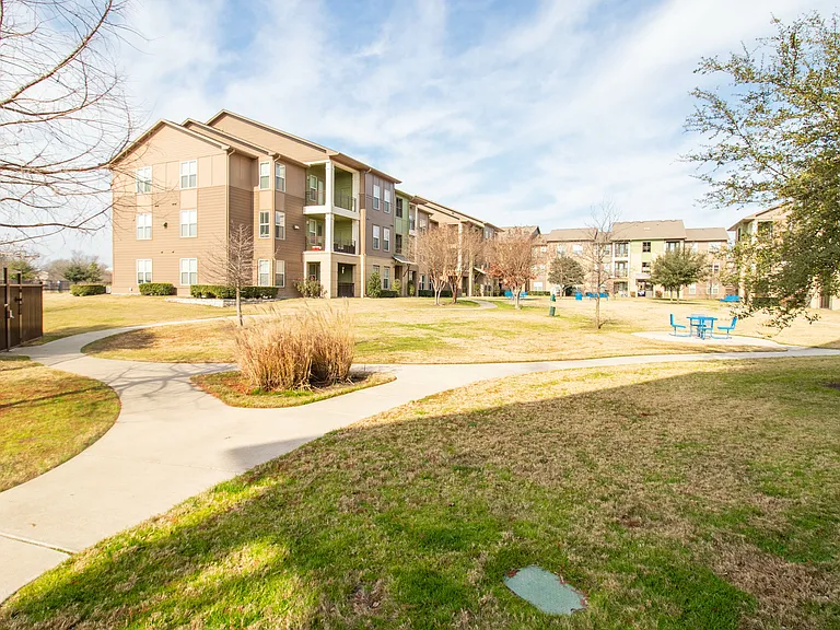Encore Landing Apartment Homes — Photo 22