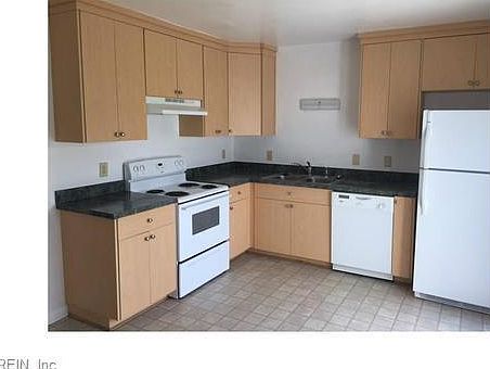 2nd image of 2613 Elliott Ave