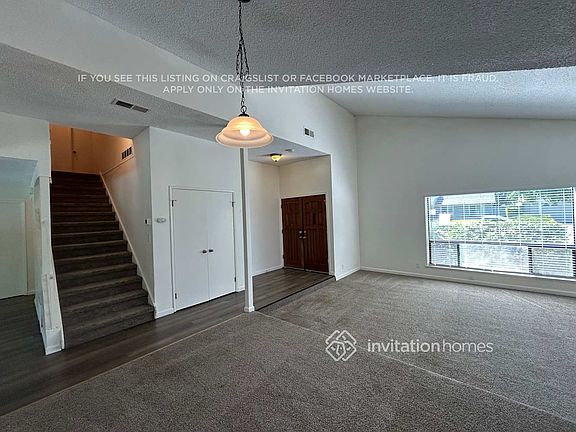 2nd image of 2852 Londonderry Dr
