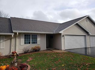425 W Packer Ave, Oshkosh, WI 54901