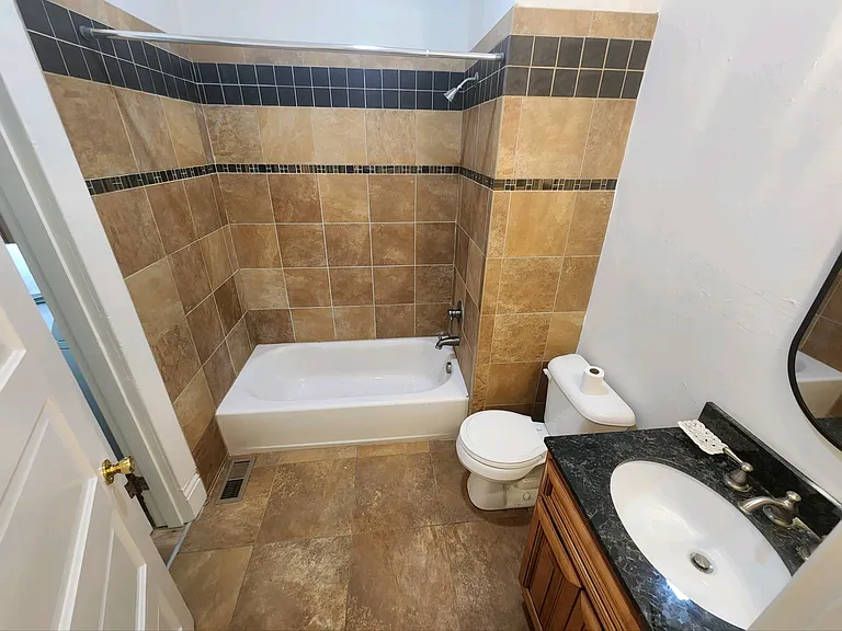 404 E Brandeis Ave — Photo 4