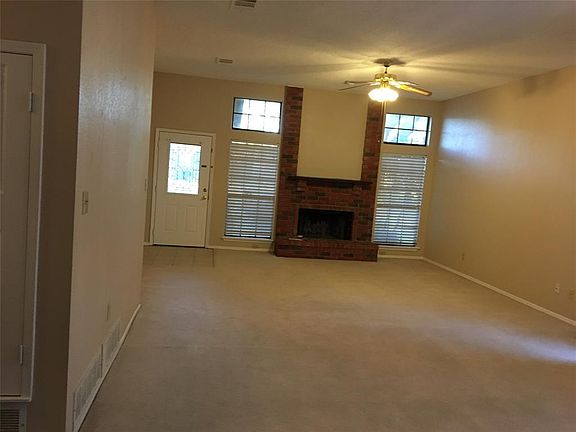 2nd image of 988 Mauve Dr