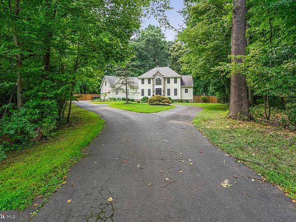 5th image of 4734 Holly Ave