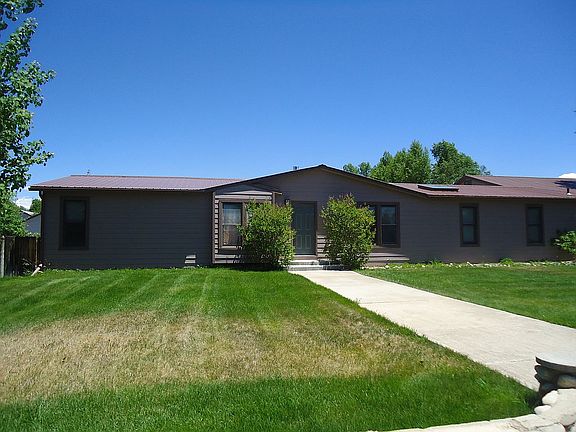 3rd image of 900 N 11th St
