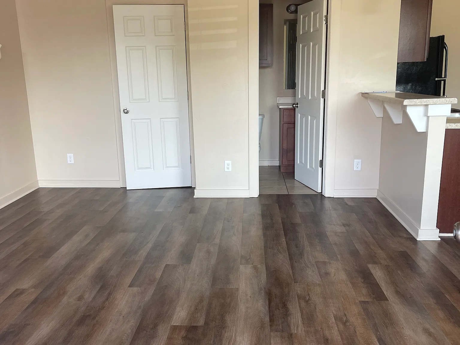 2 bed, 2.5 bath, 1050 sqft, $1,135 — Photo 4