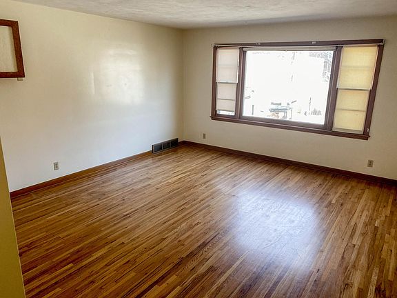 3rd image of 1420 E St #5
