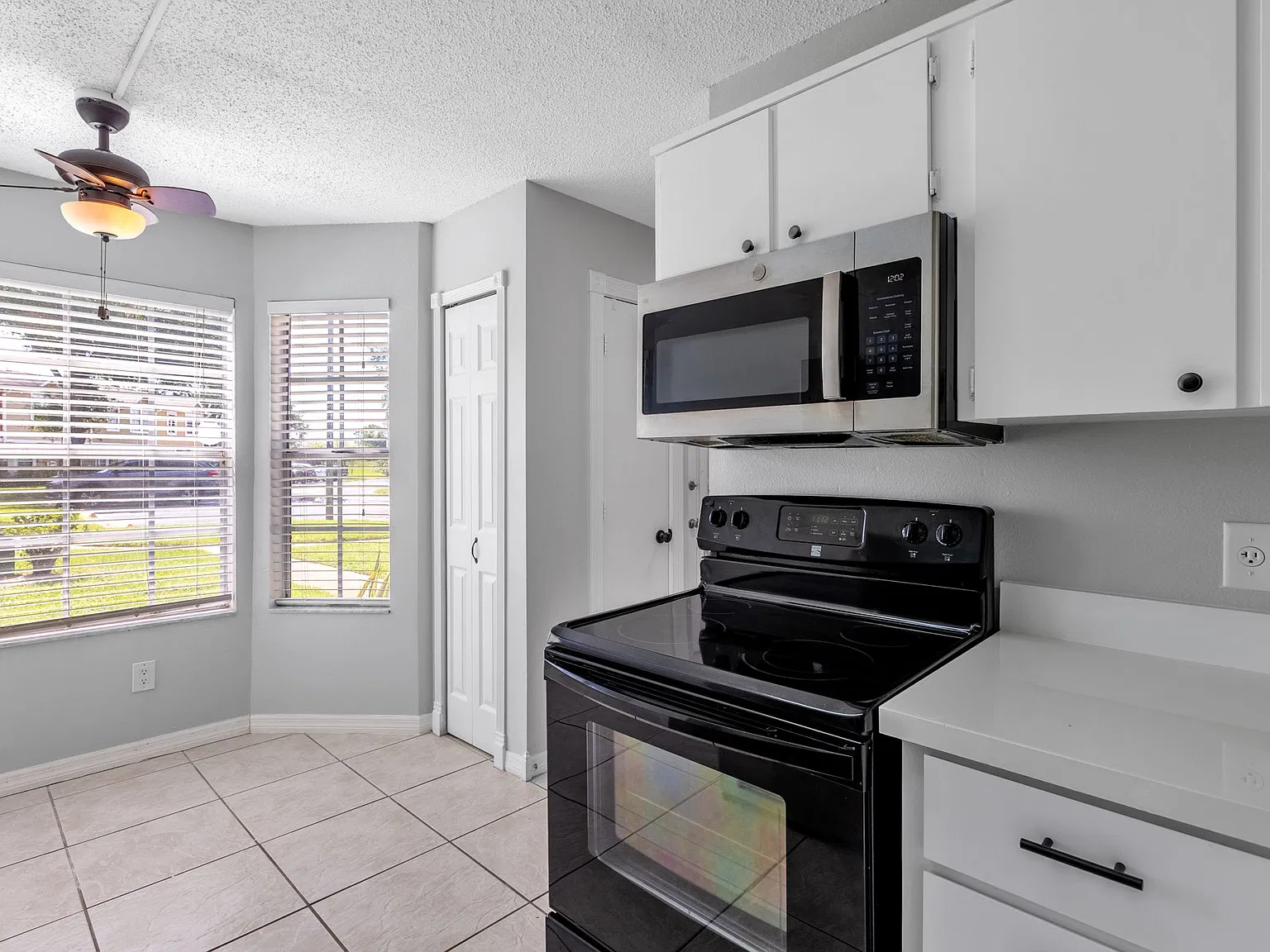 2 bed, 1286 sqft, $2,100 — Photo 4