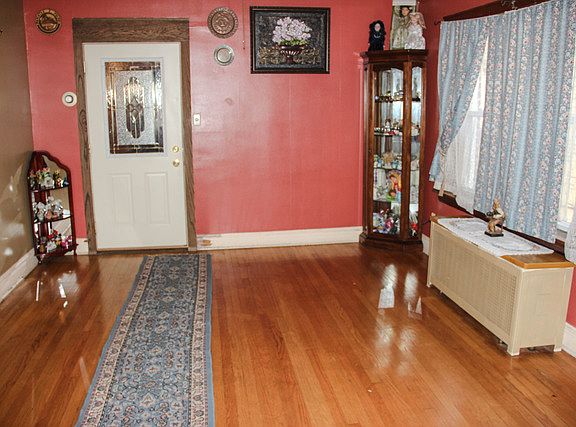 3rd image of 1931 Gunderson Ave