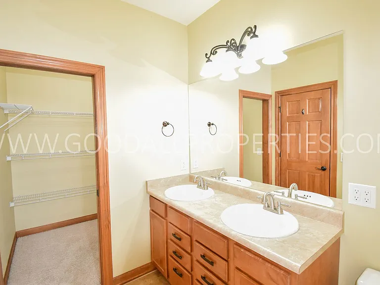 40 NE Gracewood Dr — Photo 9