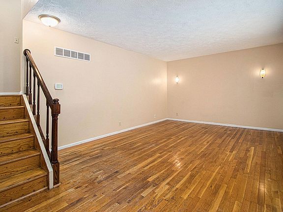 3rd image of 1857 Winston Dr