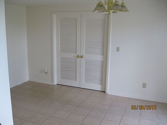 3rd image of 232 River Dr E