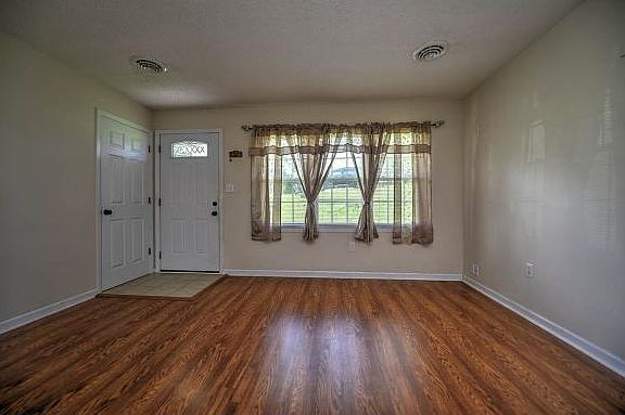 4th image of 10207 Oakwinds Cir