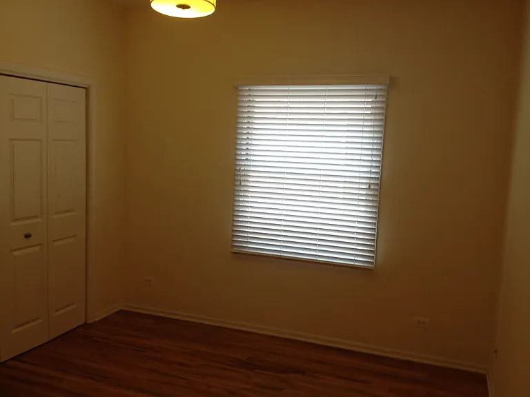 1528 W Greenleaf Ave #3W — Photo 5