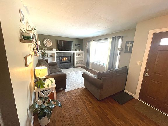 4th image of 264 Fern Dr