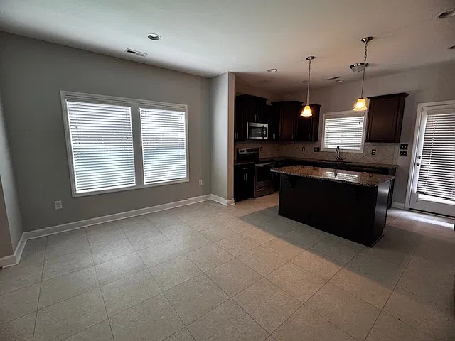 939 Montrose Road - 1 — Photo 4