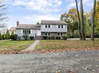 2 Bushnell Dr, Lexington, MA 02421