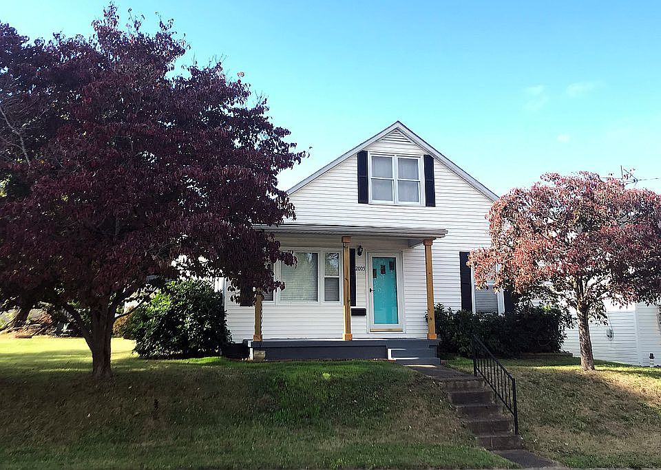 Front of home on Summitt St