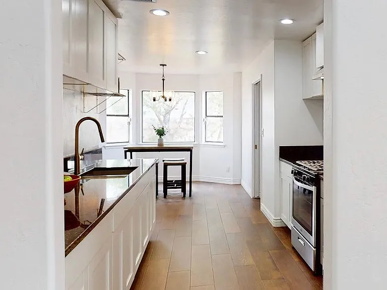 641 La Chapa Ave — Photo 7