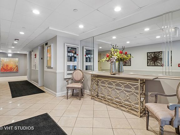 3rd image of 720 Creekside Dr Unit 102B
