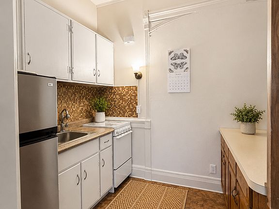 3rd image of 624 Orange St #1A