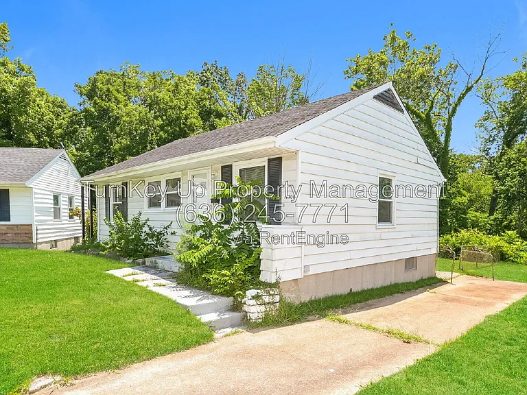 10300 Ross Cir — Photo 2