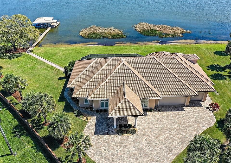 1st image of 3200 Lakeshore Dr