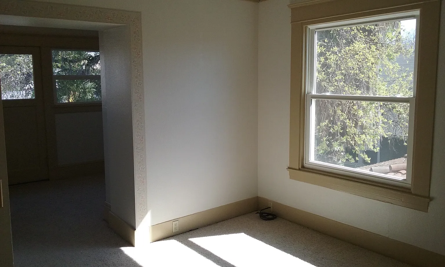 1212 N Edison St photo 1