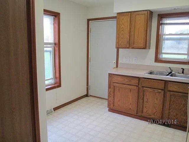 2 bed, 850 sqft, $1,350 — Photo 4