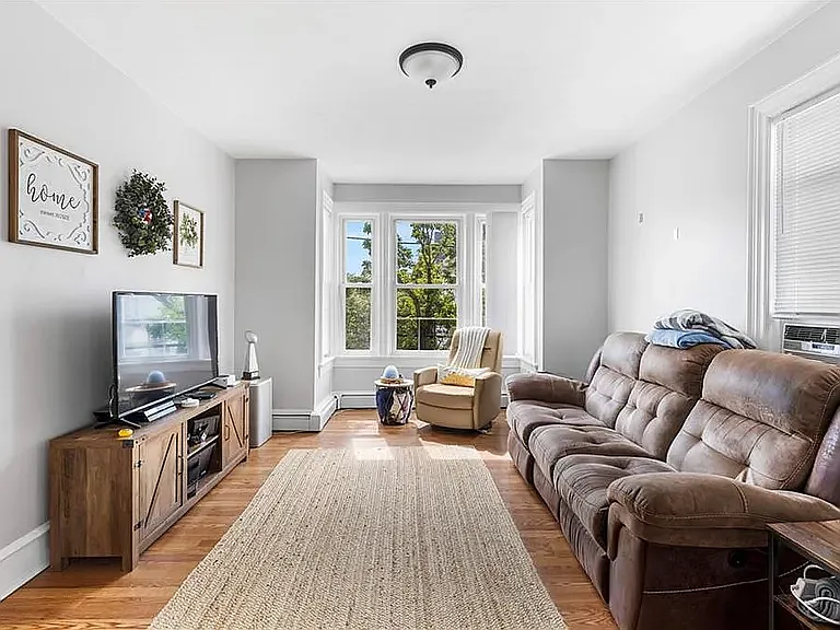 2 bed, 1000 sqft, $1,850 — Photo 4