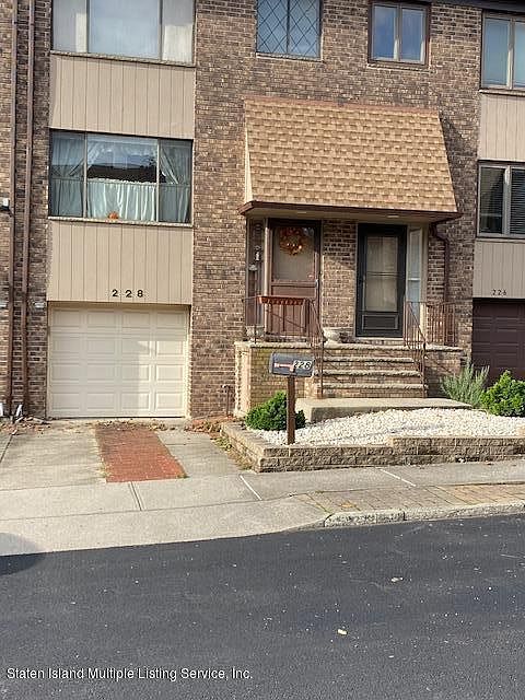 1st image of 228 Grasmere Dr